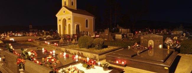 Otočko groblje uoči dana Svih svetih
