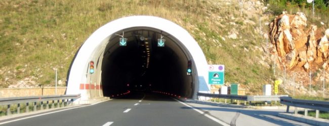 Teška prometna nesreća na A1 kod tunela Plasina