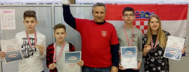 Otočki robotičari nezaustavljivi!