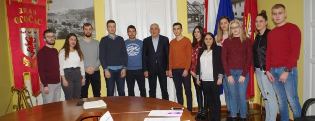 Gradonačelnik Kostelac potpisao ugovore o stipendiranju studenata