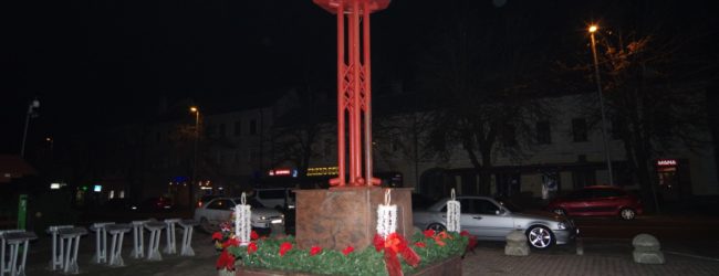 Upaljena prva adventska svijeća