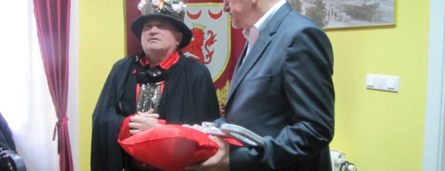 Mačkare preuzele ključeve Grada Otočca