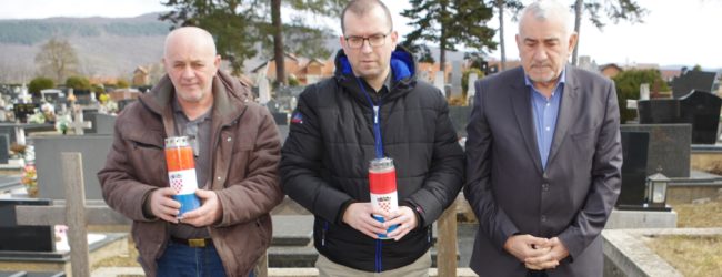 Izaslanstvo Grada Otočca obilježilo godišnjicu smrti Dražena Bobinca