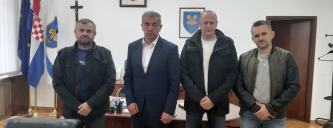 Župan Milinović primio predstavnike Zrakoplovnog saveza Ličko-senjske županije