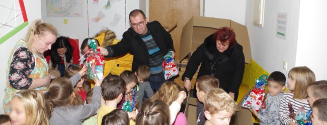 Poduzeće Gacka d.o.o. darivalo polaznike dječjeg vrtića “Ciciban”
