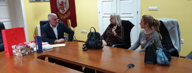 Gradonačelnik Kostelac primio ravnateljicu i tajnicu OŠ Zrinskih i Frankopana
