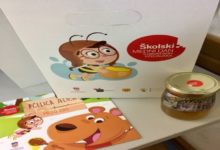 U OŠ Otočac prigodno obilježen Školski medni dan 2019.