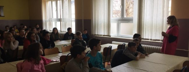 Obilježen Dan ružičastih majica u OŠ Otočac: predavanje školske liječnice dr. Soldo Brkić