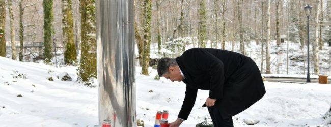 Predsjednik Milanović odao počast redarstveniku Josipu Joviću, prvoj žrtvi Domovinskog rata