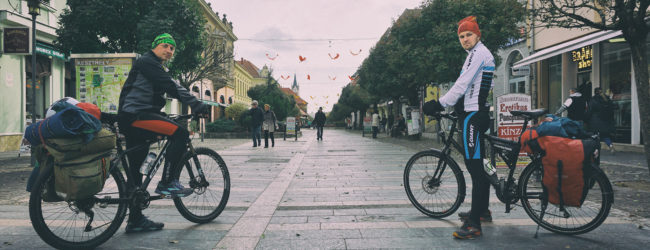 Nezaustavljivi Ličani – Krznarić i Piršljin bicikliraju Lika Touring dionicom