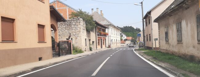 Zbog nečijeg propusta ulicom Ive Senjanina vozi se slalom