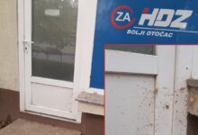 Od HDZ-ovih obećanja za bolji Otočac ostala je samo paučina na vratima