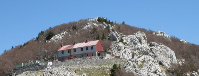 Zatvoren Planinarski dom Zavižan