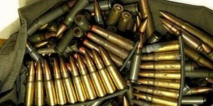 U Otočcu predao streljivo