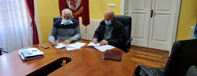 Gradonačelnik Kostelac potpisao ugovor sa Udrugom umirovljenika Otočac