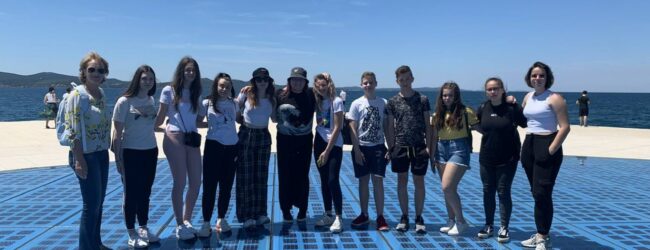 Otočki gimnazijalci na jednodnevnom izletu u Ninu i Zadru