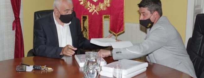 Izvršena primopredaja vlasti u Gradu Otočcu.