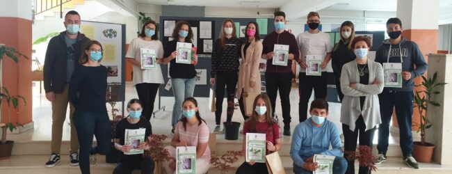 Dodijeljene zahvalnice  sudionicima likovno-literarnog natječaja „Šuma kroz sliku i riječ“