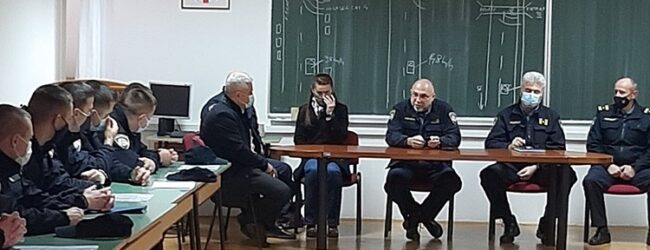 Primljeni novi policijski službenici u PU ličko-senjsku