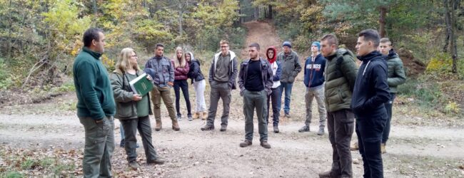Šumarski tehničari Srednje škole Otočac posjetili Laudonov gaj