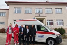 Uručeni ključevi novog vozila sanitetskog prijevoza Doma zdravlja Korenica