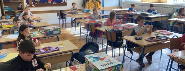 Božićna radionica u otočkoj Osnovnoj školi Zrinskih i Frankopana