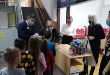 Sv. Nikola razveselio najmlađe u OŠ Zrinskih i Frankopana