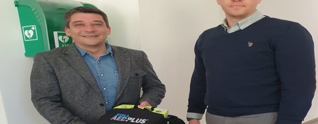 Grad Otočac nabavio automatski vanjski defibrilator (AVD uređaj)