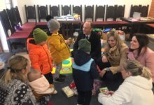 Župan Petry sa suradnicima posjetio  izbjegličke centre u Korenici i Grabovcu