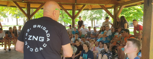 Otočkim osmašima održan sat o Domovinskom ratu na području Otočca