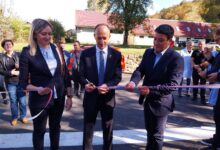 Svečano otvoreno novouređeno parkiralište Doma zdravlja Otočac