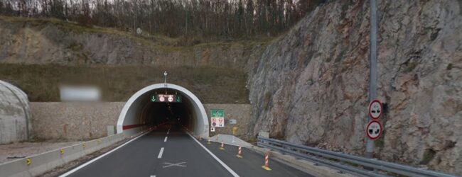 Teška prometna nesreća u tunelu Sveti Rok