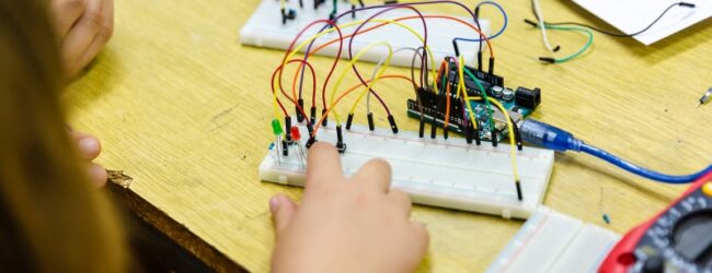 Girls own STEM – projekt edukacije i osnaživanja 50 mladih žena diljem Hrvatske za razvoj karijera i rad u STEM-u