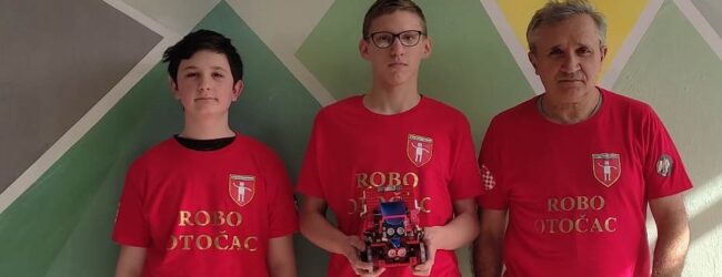 Nova medalja za otočke robotičare