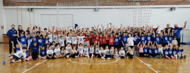 U Otočcu odigran rukometni turnir s humanitarnim predznakom