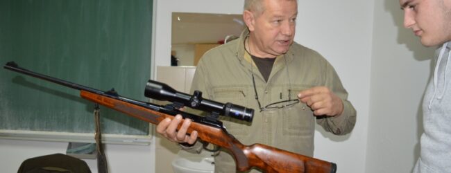 Na satu lovstva o osnovama korištenja oružja