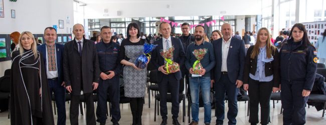 U Gospiću otvorena izložba likovnih radova ukrajinske djece