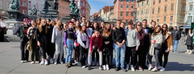 Otočki srednjoškolci posjetili tvornicu čokolade Zotter u austrijskom Riegensburgu