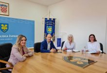 Osnovna škola Otočac uskoro dobiva fotonaponsku elektranu