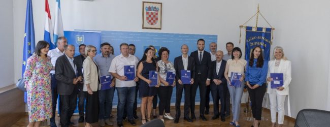 U Ličko-senjskoj županiji potpisani ugovori za projekte vrijedne preko 630.000 eura