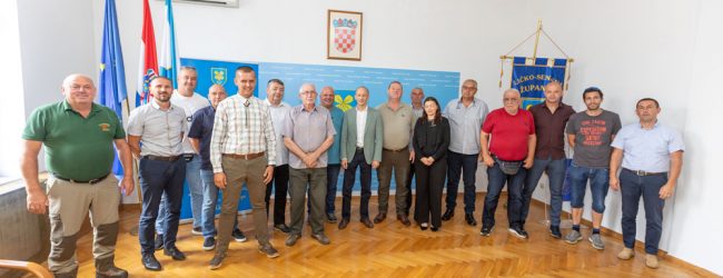 Potpisani ugovori s predstavnicima lovačkih udruga i lovozakupcima