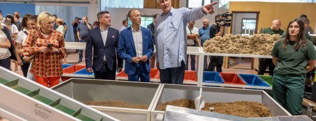 U Otočcu  otvorena prva tvornica za proizvodnju peleta od ovčje vune