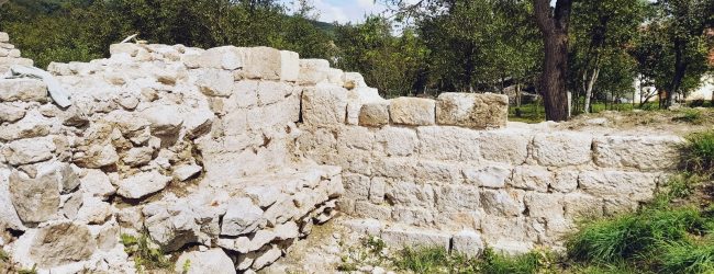 Konzervacija zidnih struktura starog grada Otočca