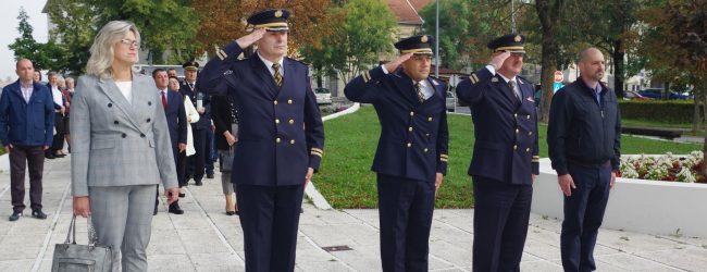 U Otočcu obilježen Dan policije