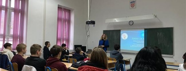 Edukativna predavanja službenika PU ličko-senjske u Mjesecu borbe protiv ovisnosti