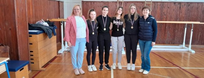 Ženska ekipa Srednje Škole Otočac sudjeluje na završnici državnog prvenstva u stolnom tenisu