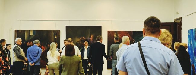 U Muzeju Gacke otvorena izložba akademskog umjetnika Krešimira Nikšića