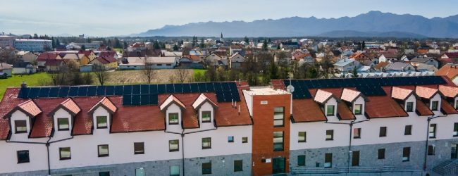 U Razvojnom centru Ličko-senjske županije puštena u rad solarna elektrana