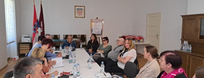 Okrugli stol „Palijativna skrb u Otočcu“ okupio stručnjake: Razmjena znanja i iskustava doprinosi razvoju palijativne skrbi