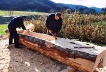 Gacka plav – tradicionalno plovilo korišteno u gornjem dijelu toka Gacke